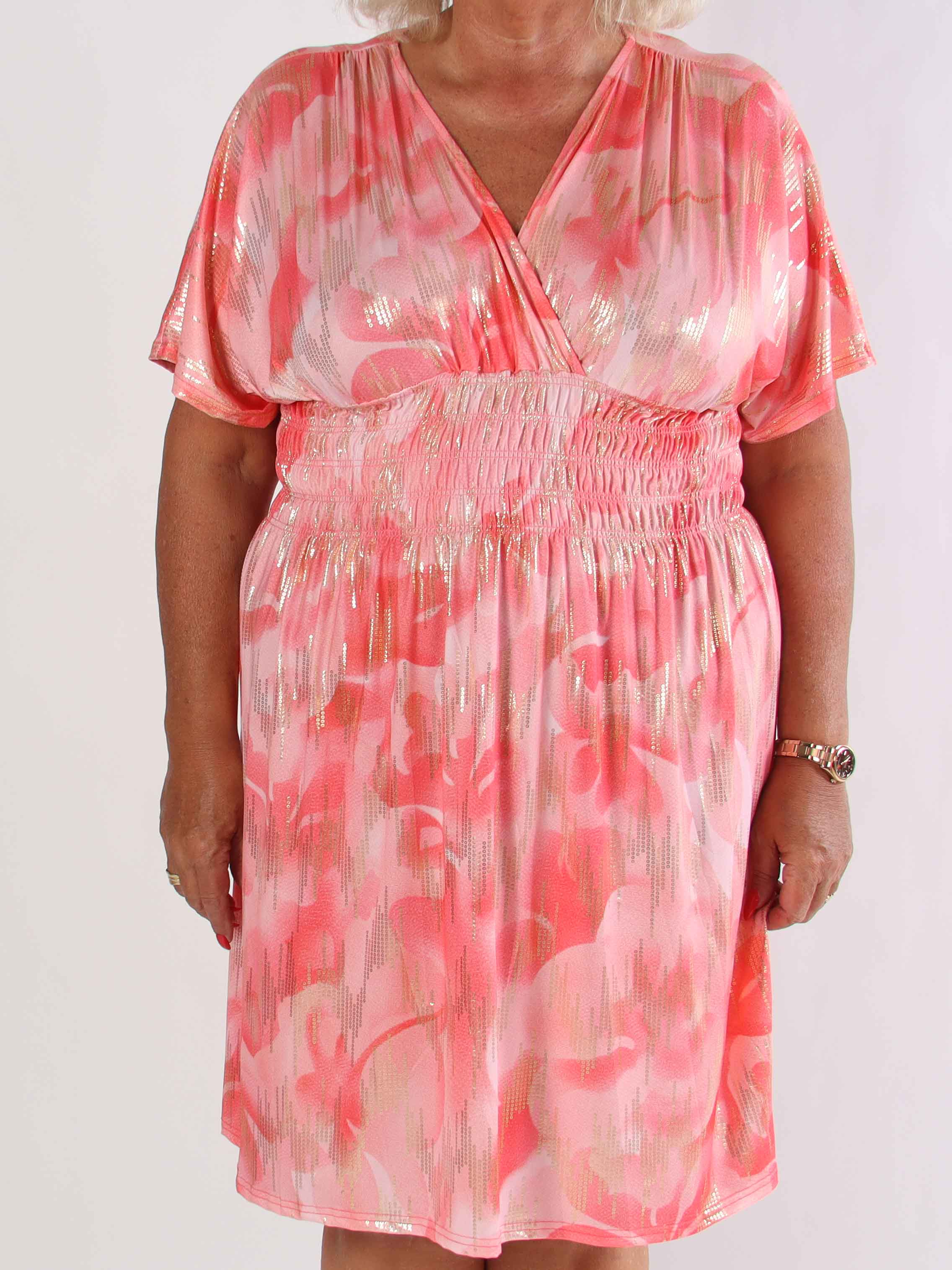 Pams Glamorous Short - Plus size elastisk kjole med fine guld detaljer